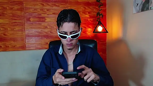 Bastiaan 28 online show from 5, 3, 2025