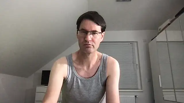 Snapshot of zxzx_cam1 chatting on 1, 12, 2024 zxzx cam1 online show from 1, 12, 2024