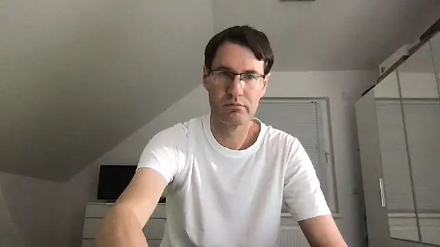 Snapshot of zxzx_cam1 chatting on 3, 12, 2024 zxzx cam1 online show from 3, 12, 2024