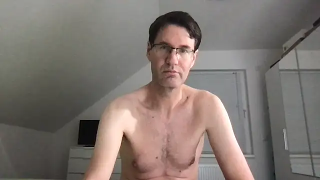 Snapshot of zxzx_cam1 chatting on 3, 12, 2024 zxzx cam1 online show from 3, 12, 2024