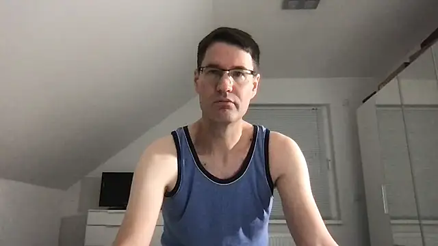 Snapshot of zxzx_cam1 chatting on 15, 12, 2024 zxzx cam1 online show from 15, 12, 2024