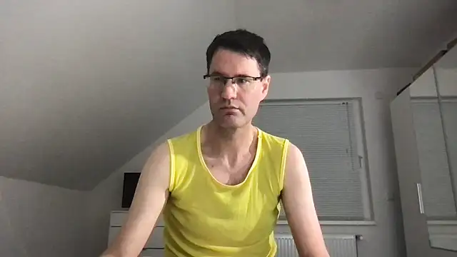 Snapshot of zxzx_cam1 chatting on 24, 12, 2024 zxzx cam1 online show from 24, 12, 2024