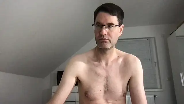 Snapshot of zxzx_cam1 chatting on 28, 12, 2024 zxzx cam1 online show from 28, 12, 2024