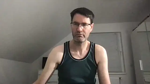 Snapshot of zxzx_cam1 chatting on 12, 1, 2025 zxzx cam1 online show from 12, 1, 2025