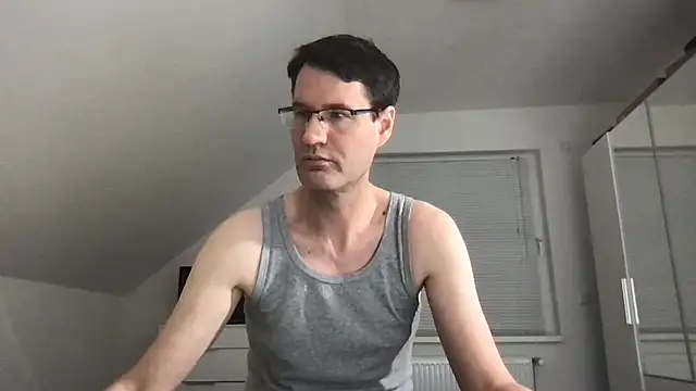 Snapshot of zxzx_cam1 chatting on 24, 1, 2025 zxzx cam1 online show from 24, 1, 2025