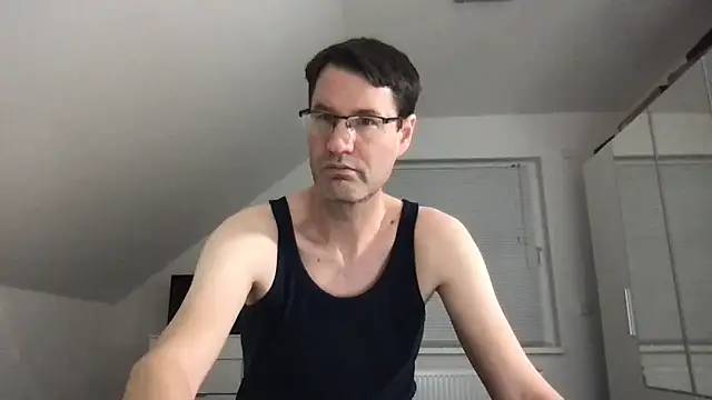 Snapshot of zxzx_cam1 chatting on 1, 2, 2025 zxzx cam1 online show from 1, 2, 2025