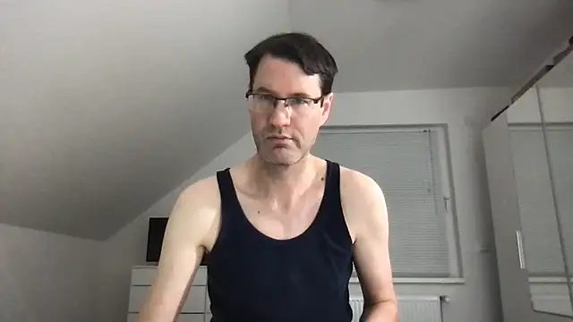 Snapshot of zxzx_cam1 chatting on 2, 2, 2025 zxzx cam1 online show from 2, 2, 2025