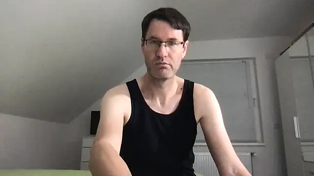 Snapshot of zxzx_cam1 chatting on 9, 2, 2025 zxzx cam1 online show from 9, 2, 2025