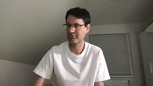 Snapshot of zxzx_cam1 chatting on 16, 2, 2025 zxzx cam1 online show from 16, 2, 2025