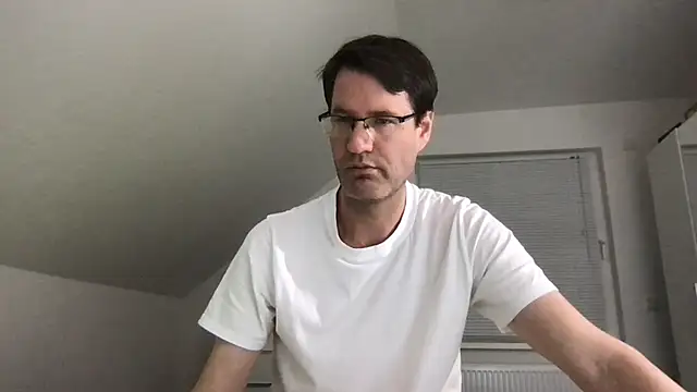 Snapshot of zxzx_cam1 chatting on 23, 2, 2025 zxzx cam1 online show from 23, 2, 2025