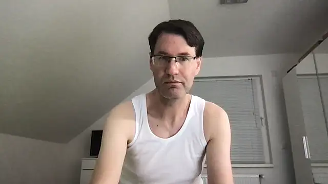 Snapshot of zxzx_cam1 chatting on 9, 3, 2025 zxzx cam1 online show from 9, 3, 2025