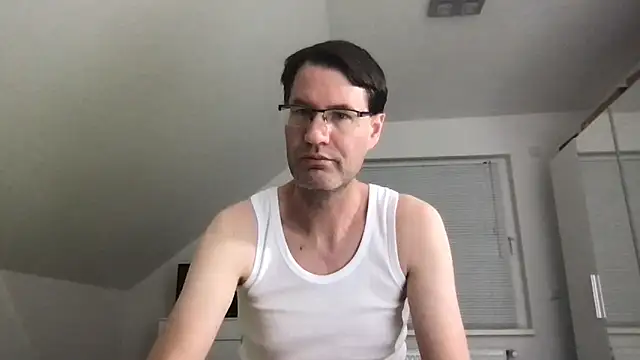 Snapshot of zxzx_cam1 chatting on 9, 3, 2025 zxzx cam1 online show from 9, 3, 2025