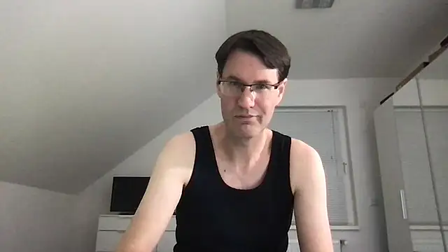 Snapshot of zxzx_cam1 chatting on 14, 3, 2025 zxzx cam1 online show from 14, 3, 2025