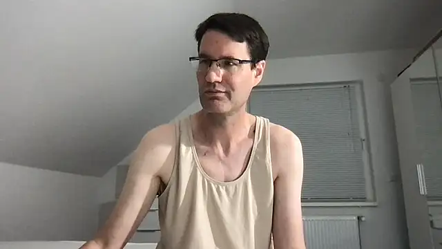 Snapshot of zxzx_cam1 chatting on 9, 9, 2025 zxzx cam1 online show from 9, 9, 2025