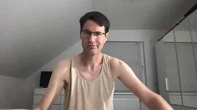 Snapshot of zxzx_cam1 chatting on 10, 9, 2025 zxzx cam1 online show from 10, 9, 2025