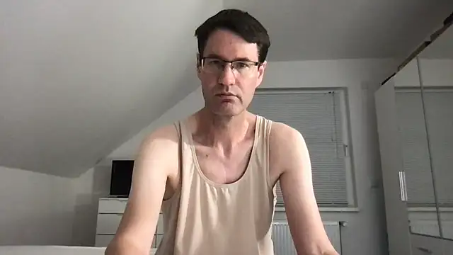 Snapshot of zxzx_cam1 chatting on 11, 9, 2025 zxzx cam1 online show from 11, 9, 2025