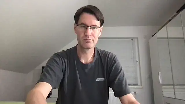 Snapshot of zxzx_cam1 chatting on 20, 10, 2025 zxzx cam1 online show from 20, 10, 2025