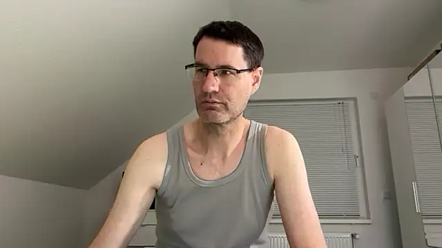 Snapshot of zxzx_cam1 chatting on 8, 2, 2026 zxzx cam1 online show from 8, 2, 2026