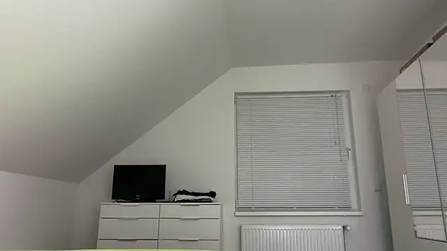 Snapshot of zxzx_cam1 chatting on 28, 2, 2026 zxzx cam1 online show from 28, 2, 2026