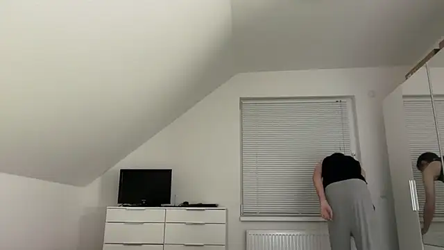 Snapshot of zxzx_cam1 chatting on 20, 3, 2026 zxzx cam1 online show from 20, 3, 2026