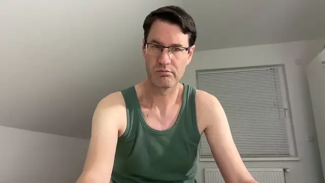 Snapshot of zxzx_cam1 chatting on 3, 4, 2026 zxzx cam1 online show from 3, 4, 2026