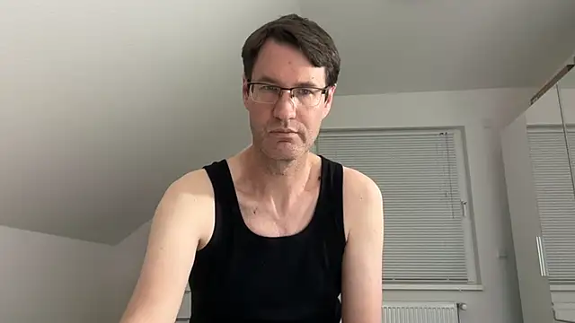 Snapshot of zxzx_cam1 chatting on 17, 4, 2026 zxzx cam1 online show from 17, 4, 2026