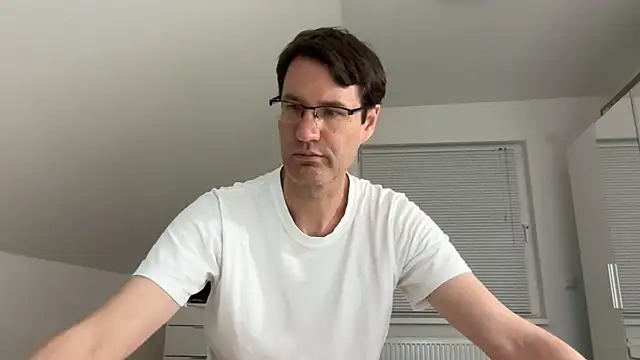 Snapshot of zxzx_cam1 chatting on 21, 4, 2026 zxzx cam1 online show from 21, 4, 2026