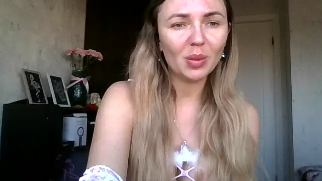 AngelinaLove28 online show from 2, 11, 2025