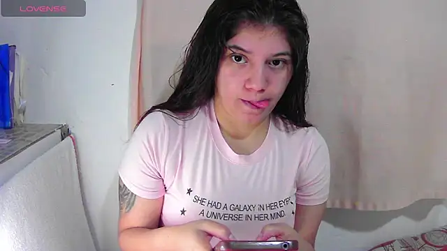 Snapshot of lynieh- chatting on 5, 12, 2025 lynieh- online show from 5, 12, 2025