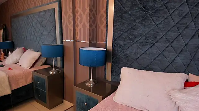 AdelaineBest online show from 4, 2, 2025