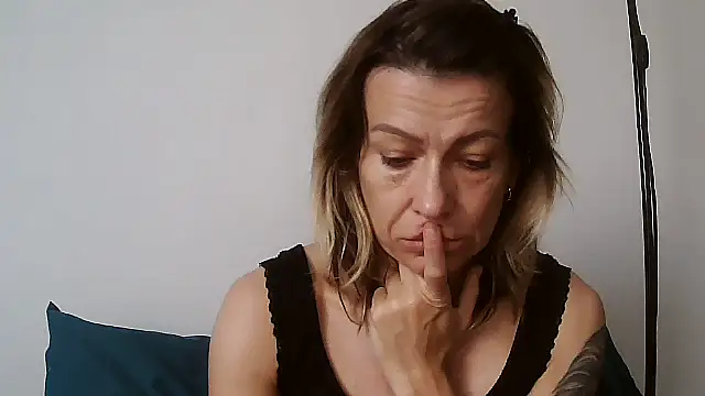 Snapshot of anechka1 chatting on 26, 4, 2026 anechka1 online show from 26, 4, 2026