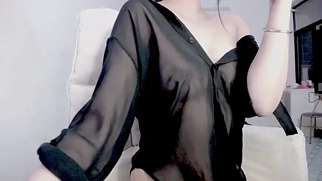 Snapshot of _OMO_ chatting on 11, 12, 2024  OMO  online show from 11, 12, 2024