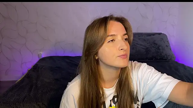 Vibe to night online show from 9, 10, 2025