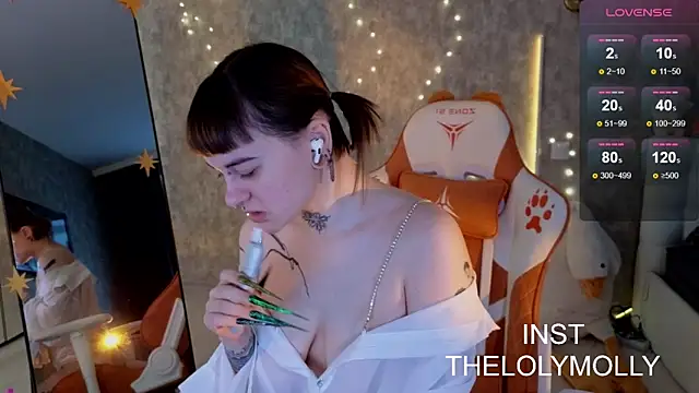 Snapshot of LolyMolli chatting on 23, 11, 2025 LolyMolli online show from 23, 11, 2025