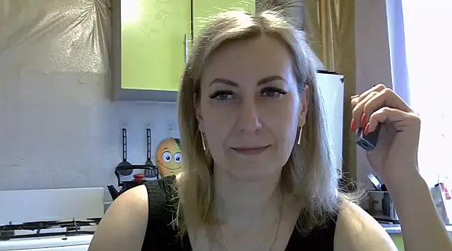 Snapshot of AshleyXHoney chatting on 6, 2, 2025 AshleyXHoney online show from 6, 2, 2025