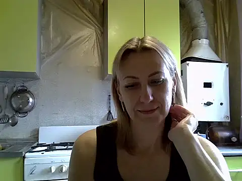 Snapshot of AshleyXHoney chatting on 19, 9, 2025 AshleyXHoney online show from 19, 9, 2025