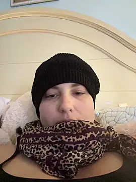 Snapshot of MilfyMrsRobinson chatting on 4, 3, 2026 MilfyMrsRobinson online show from 4, 3, 2026