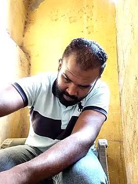 Snapshot of ListedLoin chatting on 1, 11, 2025 ListedLoin online show from 1, 11, 2025