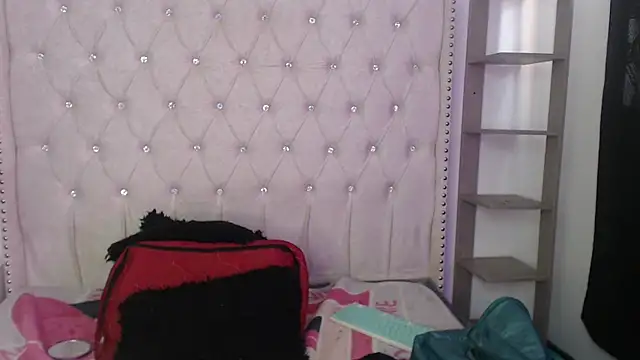 Abril Squirt online show from 16, 11, 2025