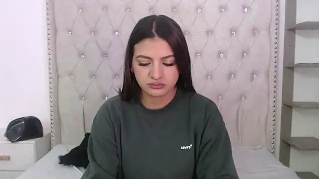 Abril Squirt online show from 22, 12, 2025