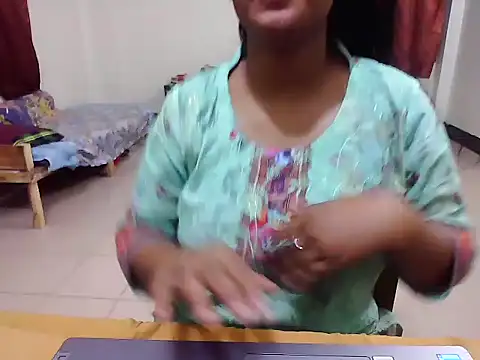 Snapshot of JustinaIra chatting on 24, 10, 2025 JustinaIra online show from 24, 10, 2025