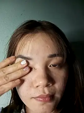 Ngoc-Trinh online show from 31, 1, 2025