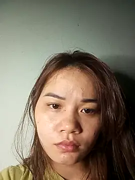 Ngoc-Trinh online show from 10, 2, 2025