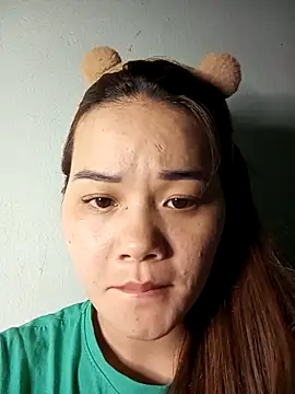 Ngoc-Trinh online show from 16, 2, 2025