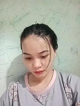 Ngoc-Trinh online show from 22, 10, 2025