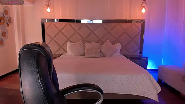 HannaConnor  online show from 1, 11, 2025