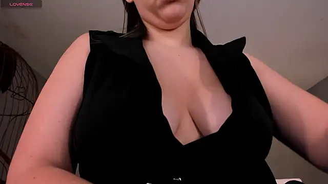 Snapshot of BellaRose_X chatting on 27, 9, 2025 BellaRose X online show from 27, 9, 2025