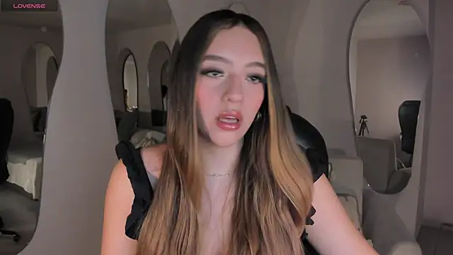 Snapshot of BellaRose_X chatting on 27, 9, 2025 BellaRose X online show from 27, 9, 2025