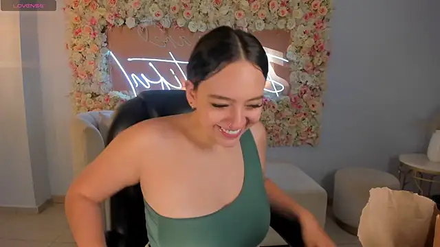 BellaRose X online show from 13, 4, 2026