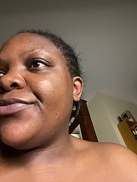 Snapshot of zonroe_the_big chatting on 20, 7, 2026 zonroe the big online show from 20, 7, 2026